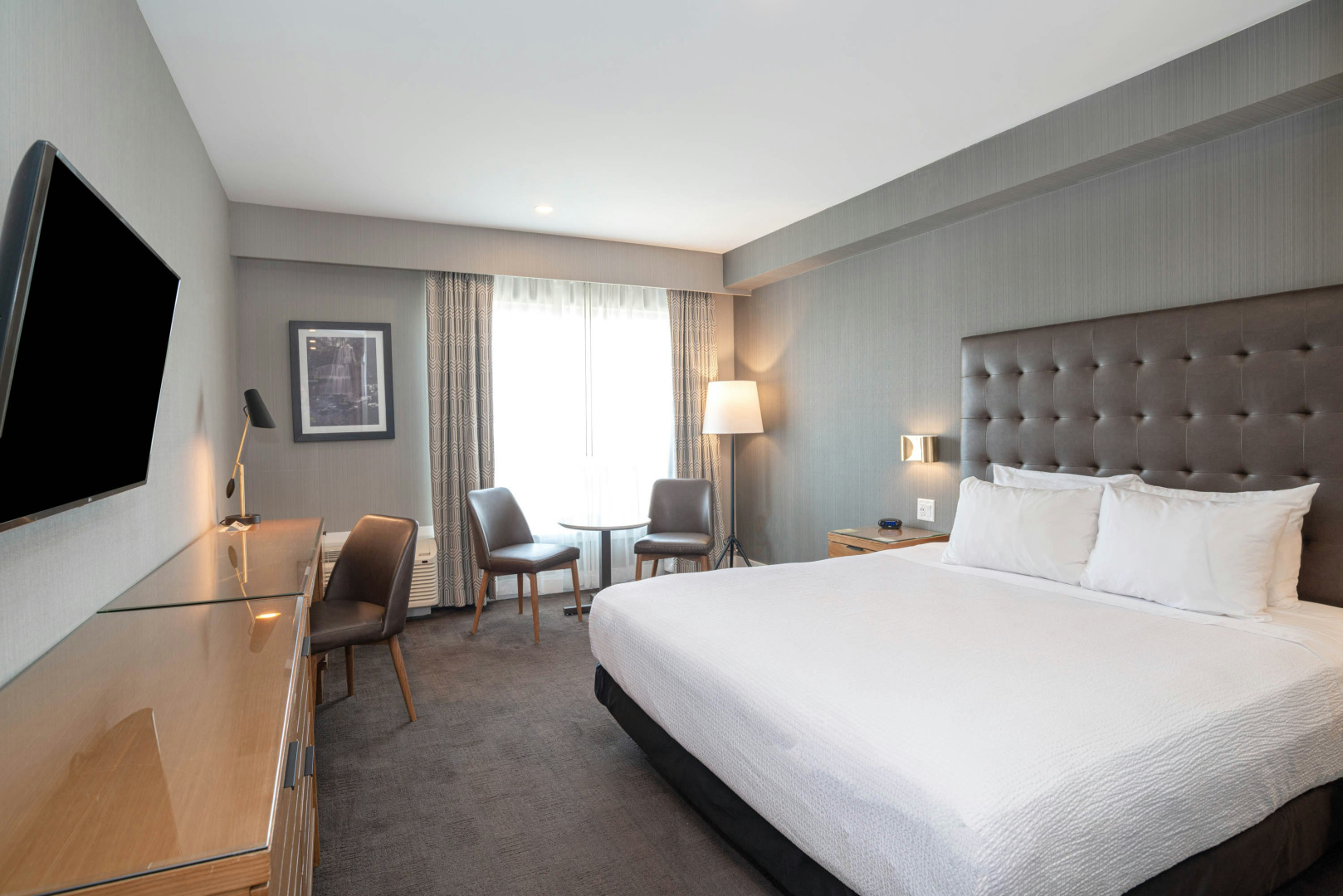 Photo - Sandman Hotel Hamilton