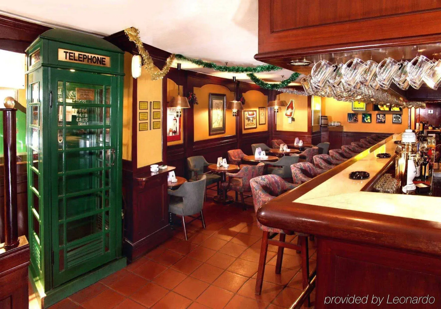 Photo - Regal Oriental Hotel