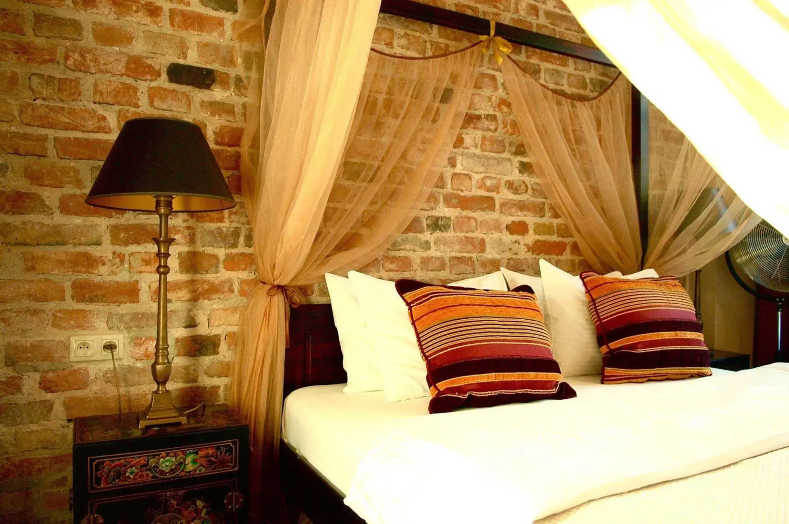 Photo - SLEEPWELL NOWY ŚWIAT - courtyard entrance Ordynacka 14St