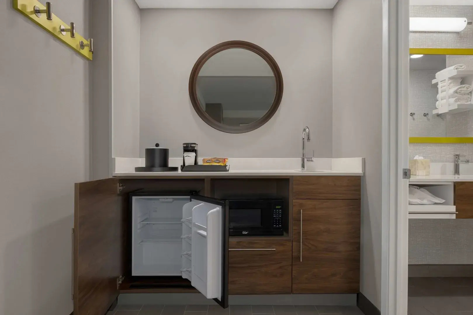 Photo - Hampton Inn & Suites by Hilton Toronto Downtown