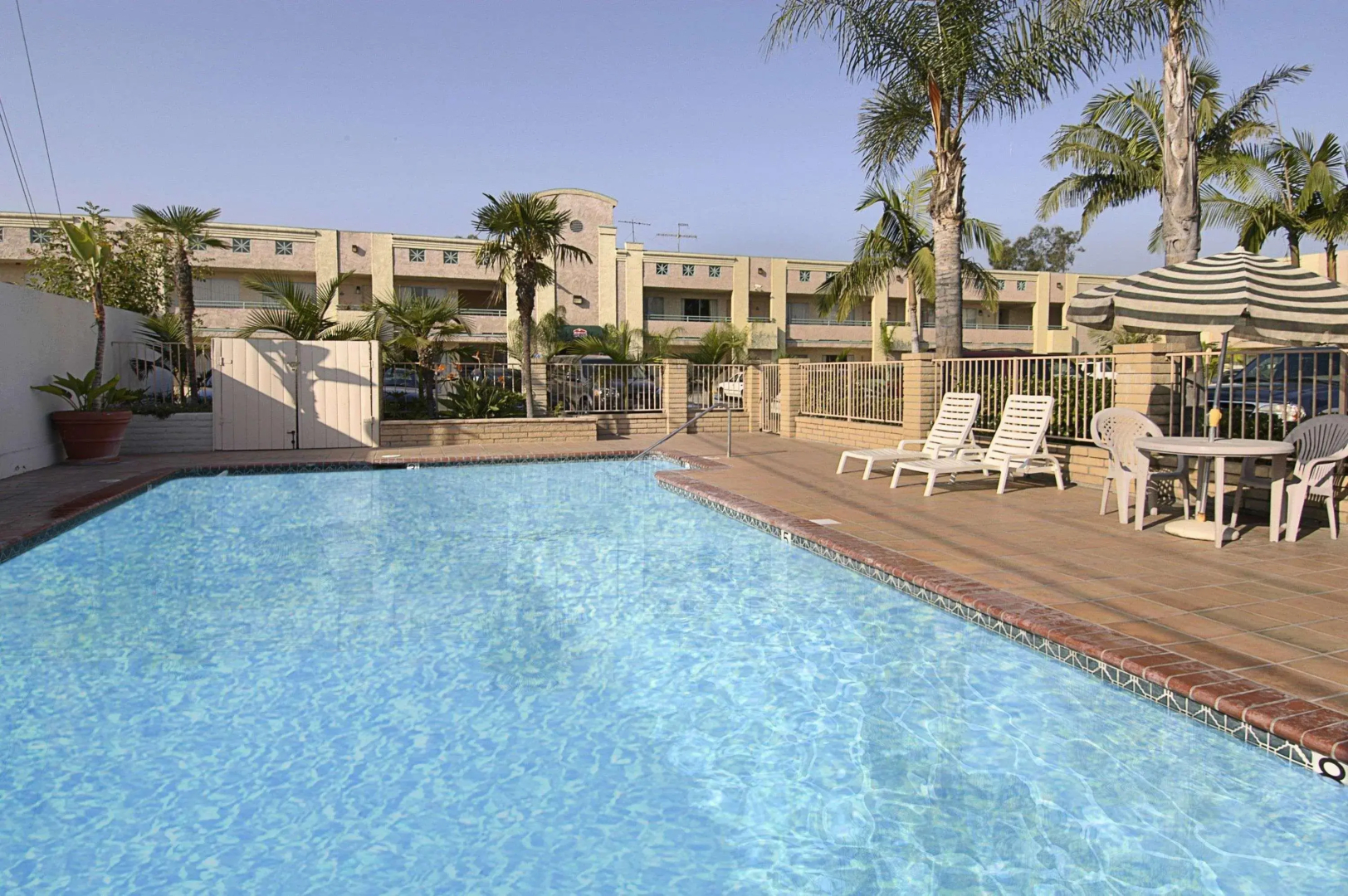 Foto - Solara Inn and Suites