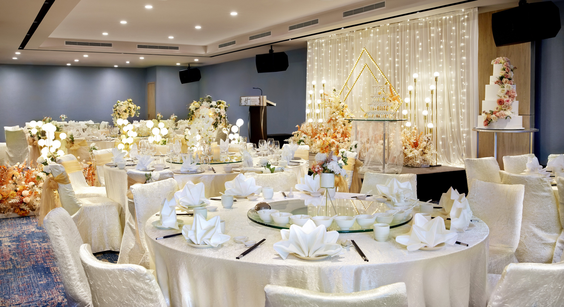 Photo - Holiday Inn Express and Suites Singapore Novena by IHG