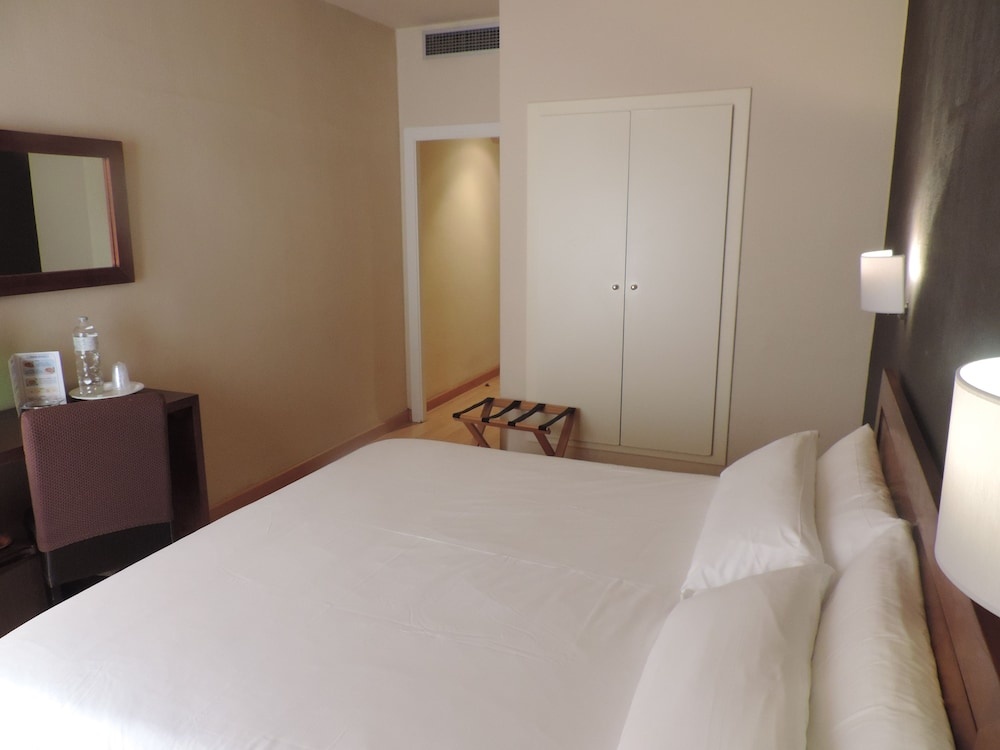 Foto - Hotel Puerta de España