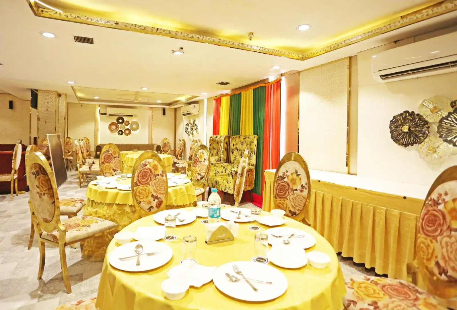 Photo - JRD Luxury-Business Hotel