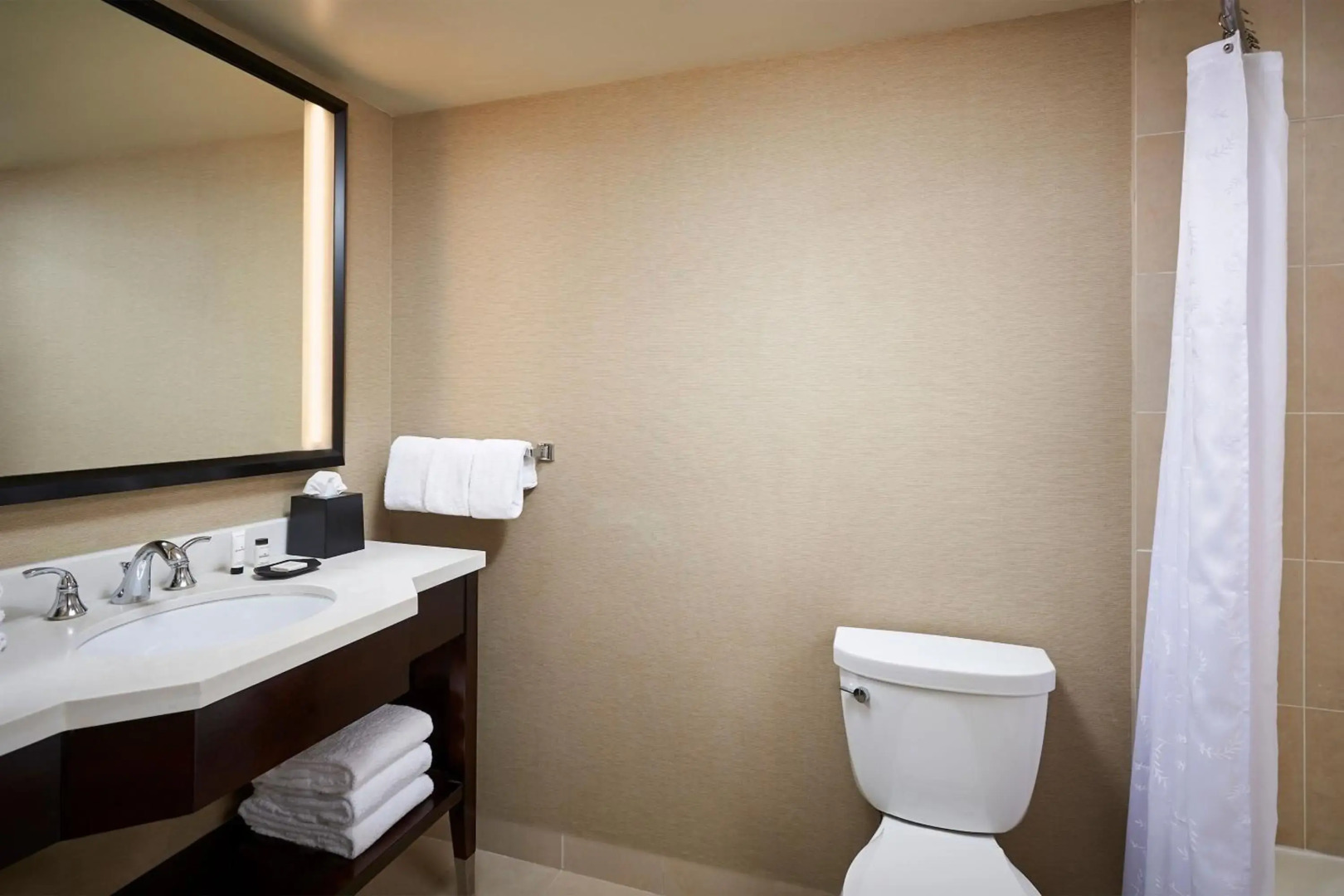 Photo - Sheraton Hamilton Hotel