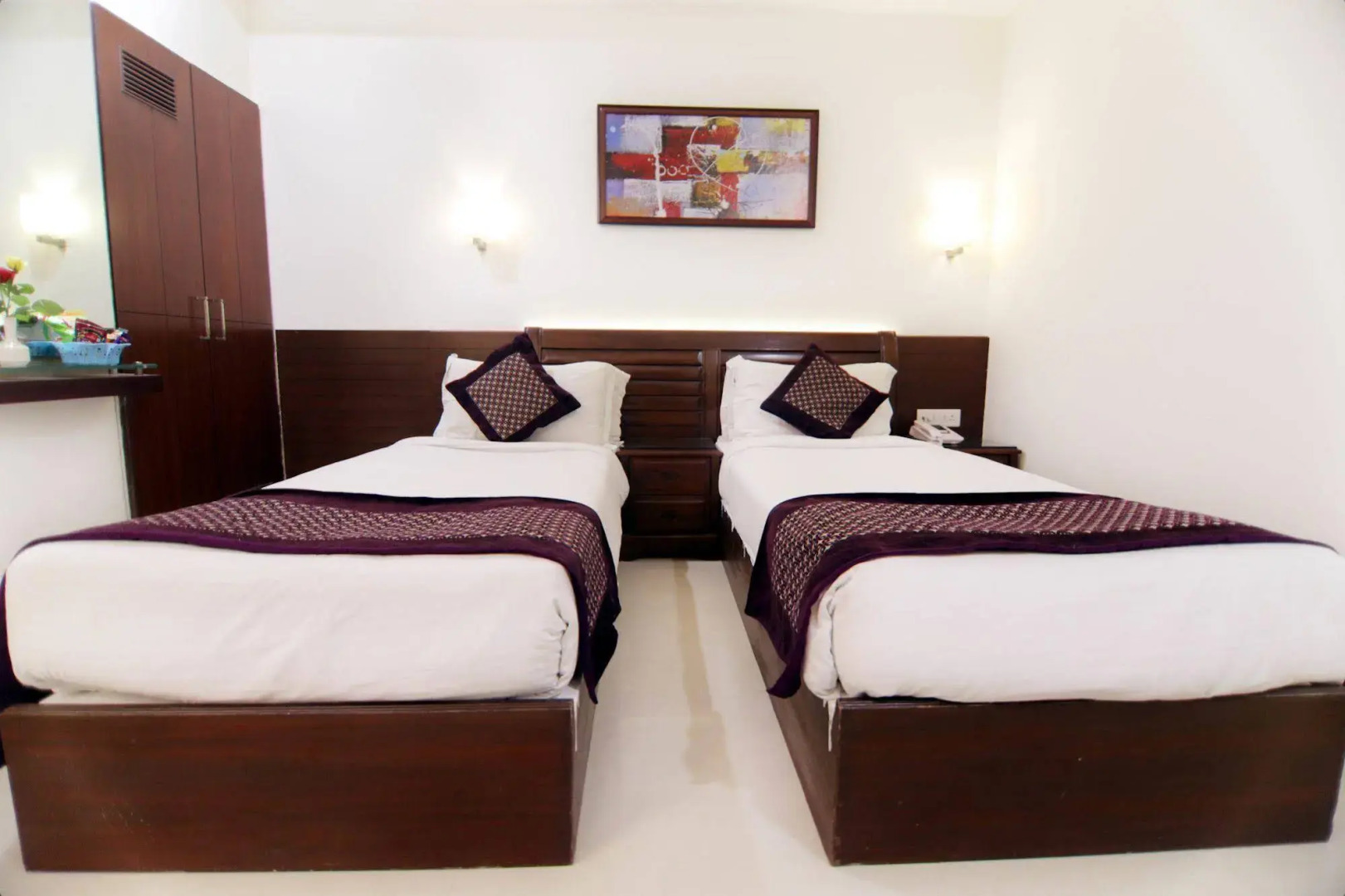 Photo - Taj Inn Hotel