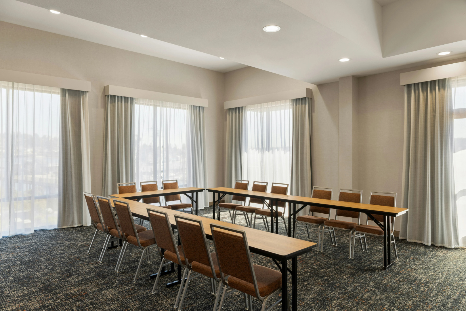 Photo - Hampton Inn & Suites Bremerton