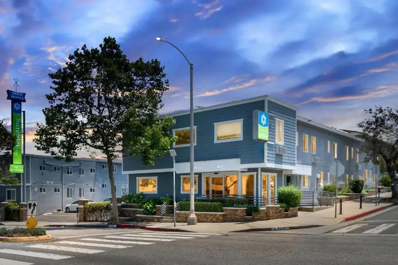 Photo - SureStay Hotel by Best Western Santa Monica