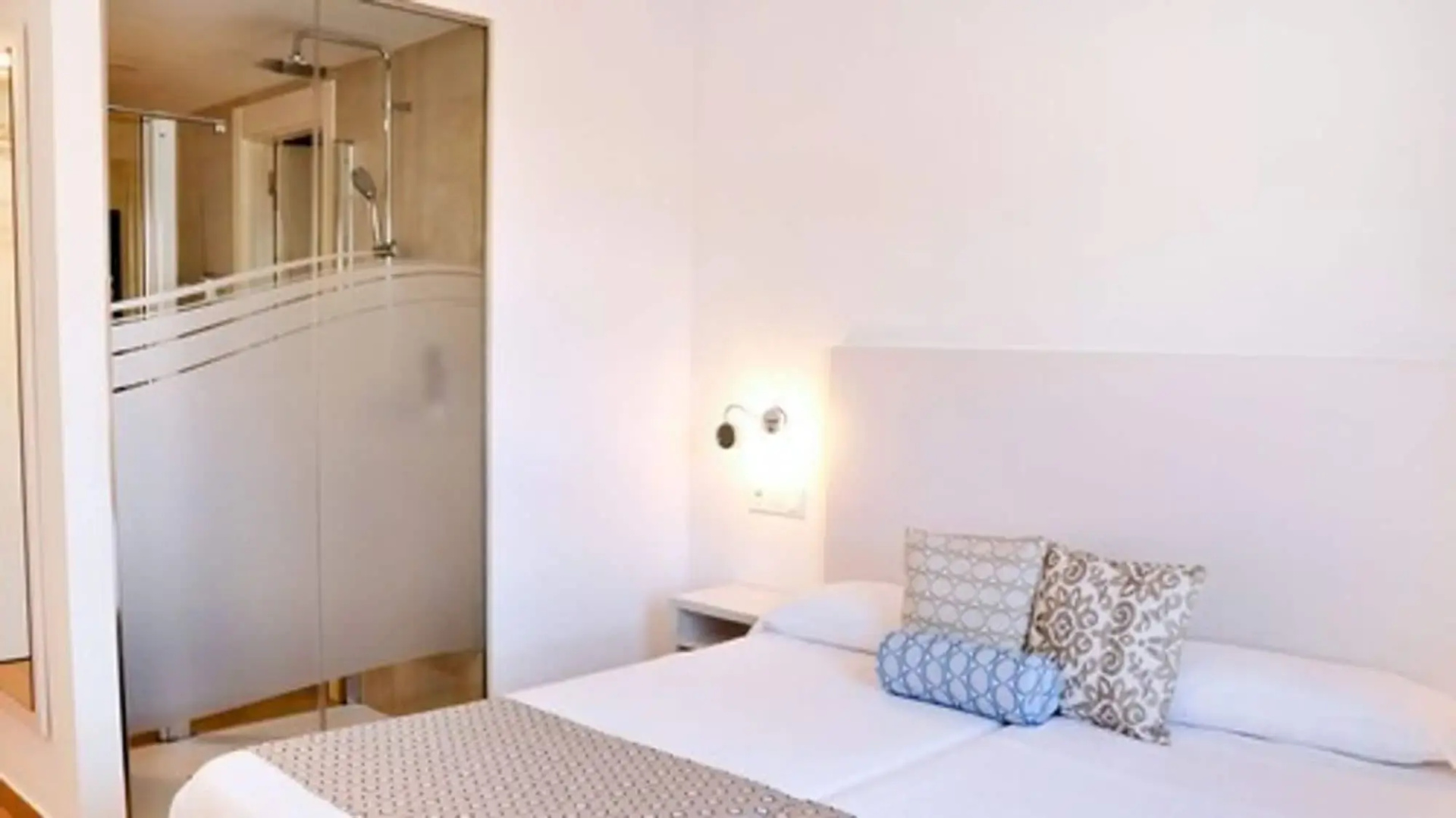 Photo - Hotel Chevy & Suites