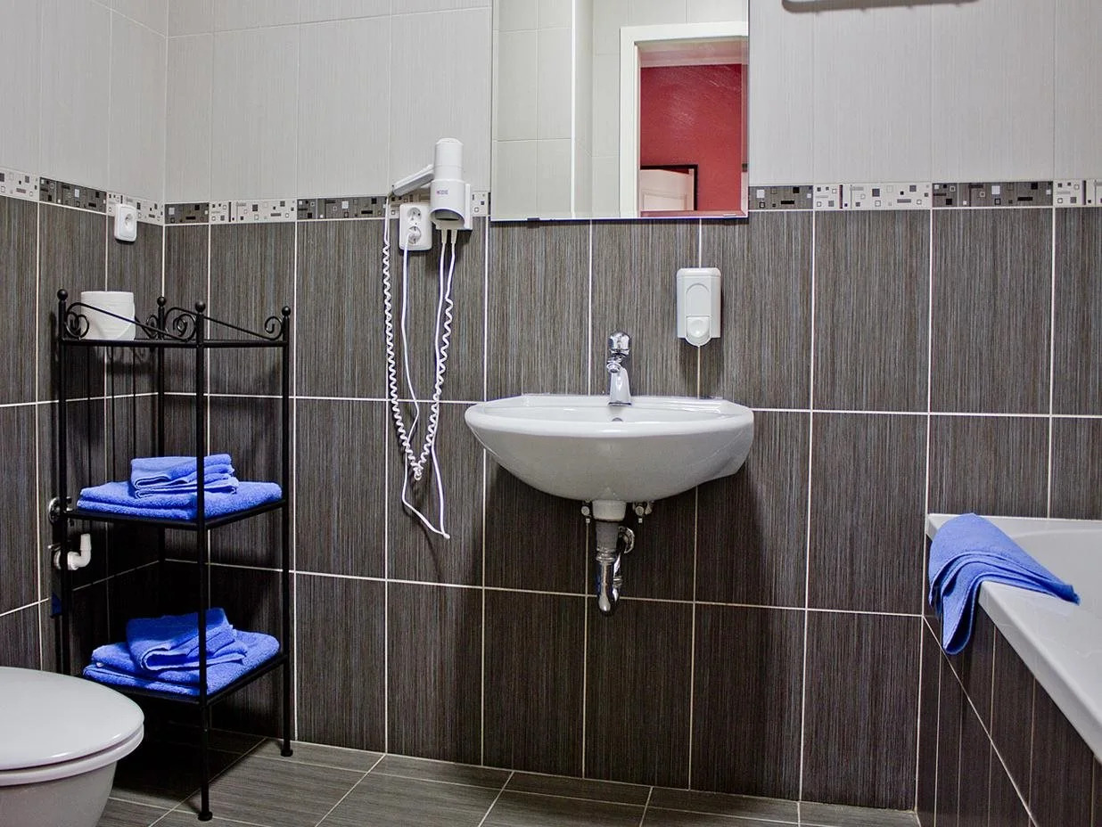 Foto - Royal Court Legerova