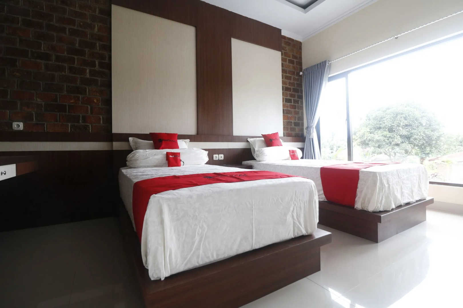 Foto - RedDoorz Plus near Kualanamu Airport Medan