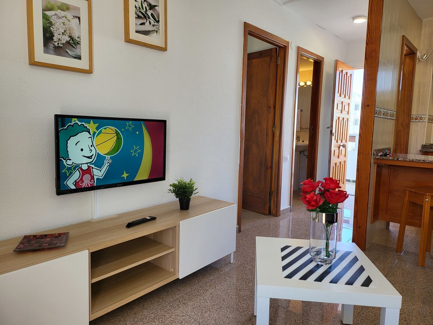 Photo - Las Camelias Apartments