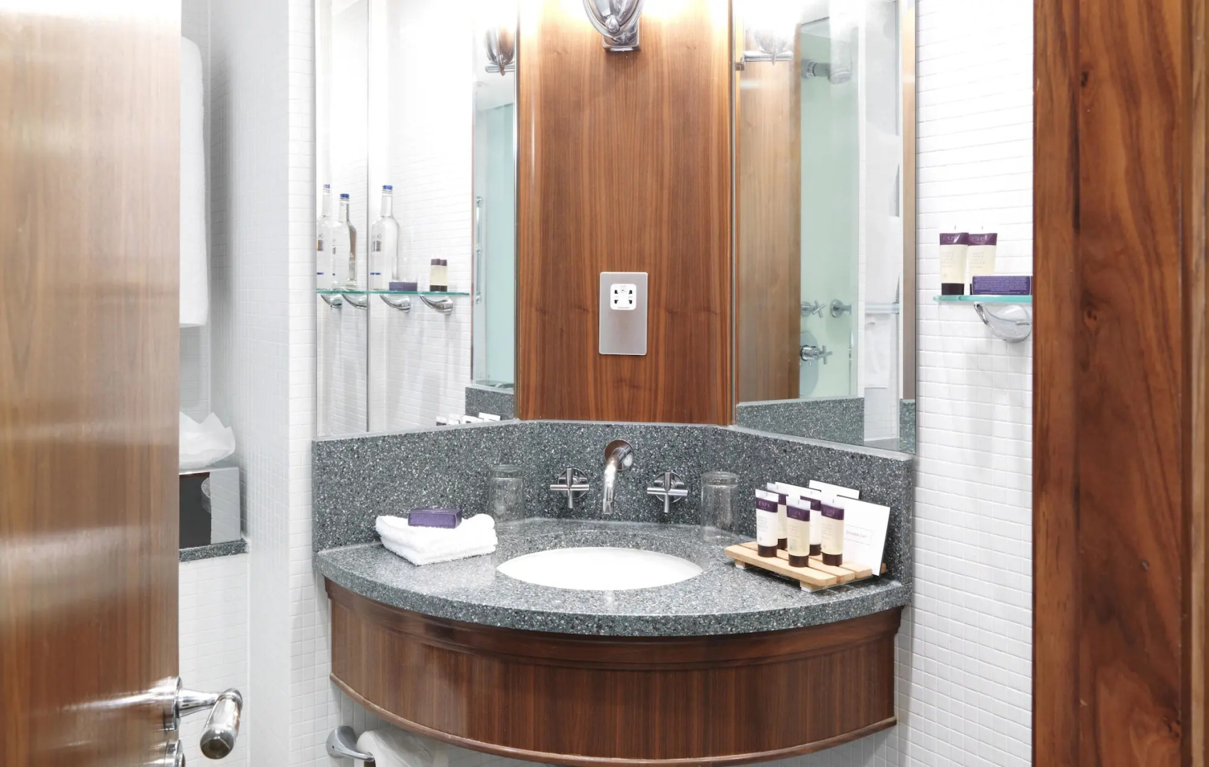 Photo - Reserve, by Warner Hotels - The Runnymede on Thames