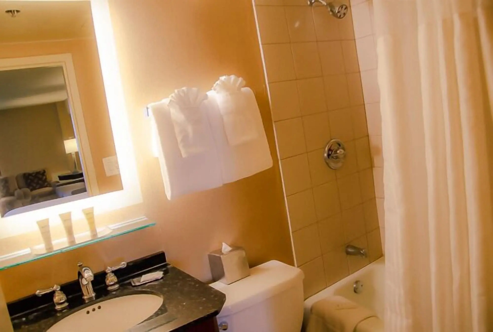 Photo - DoubleTree by Hilton New York JFK Airport