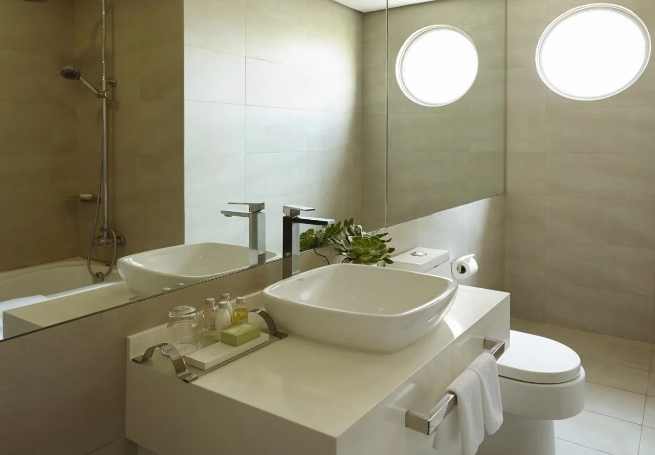 Photo - Astoria Plaza