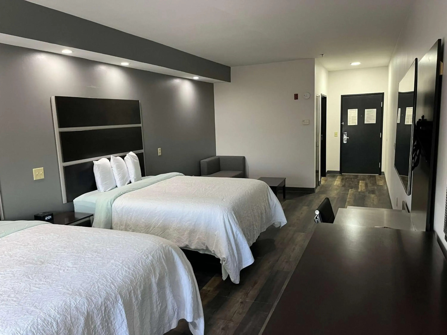 Photo - Sonesta Essential Savannah