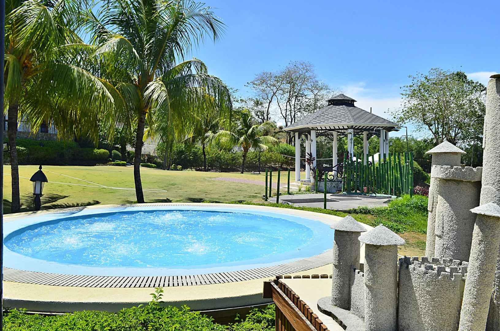 Photo - Thunderbird Resorts - Rizal