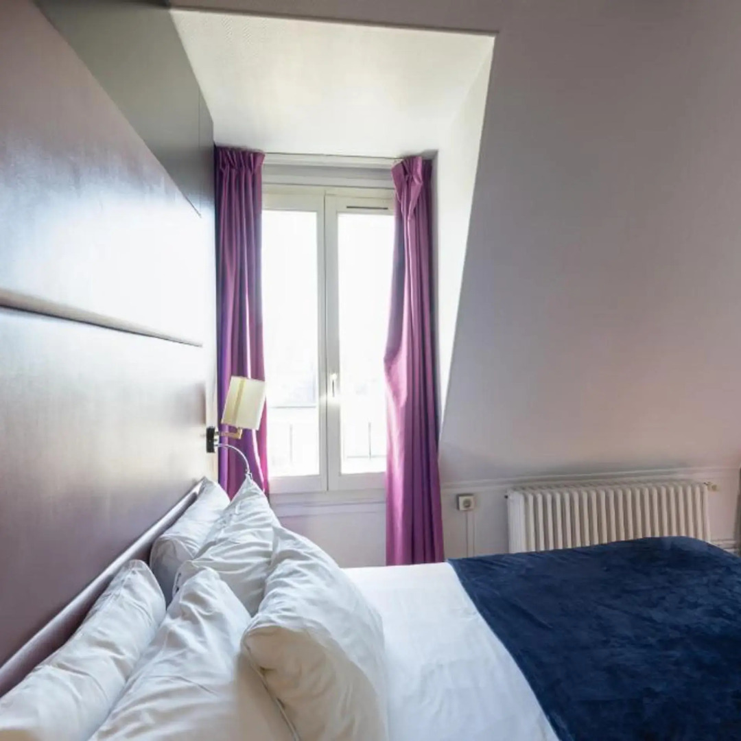 Foto - Accueil Hôtel Paris Pigalle Montmartre - Hôtel rénové