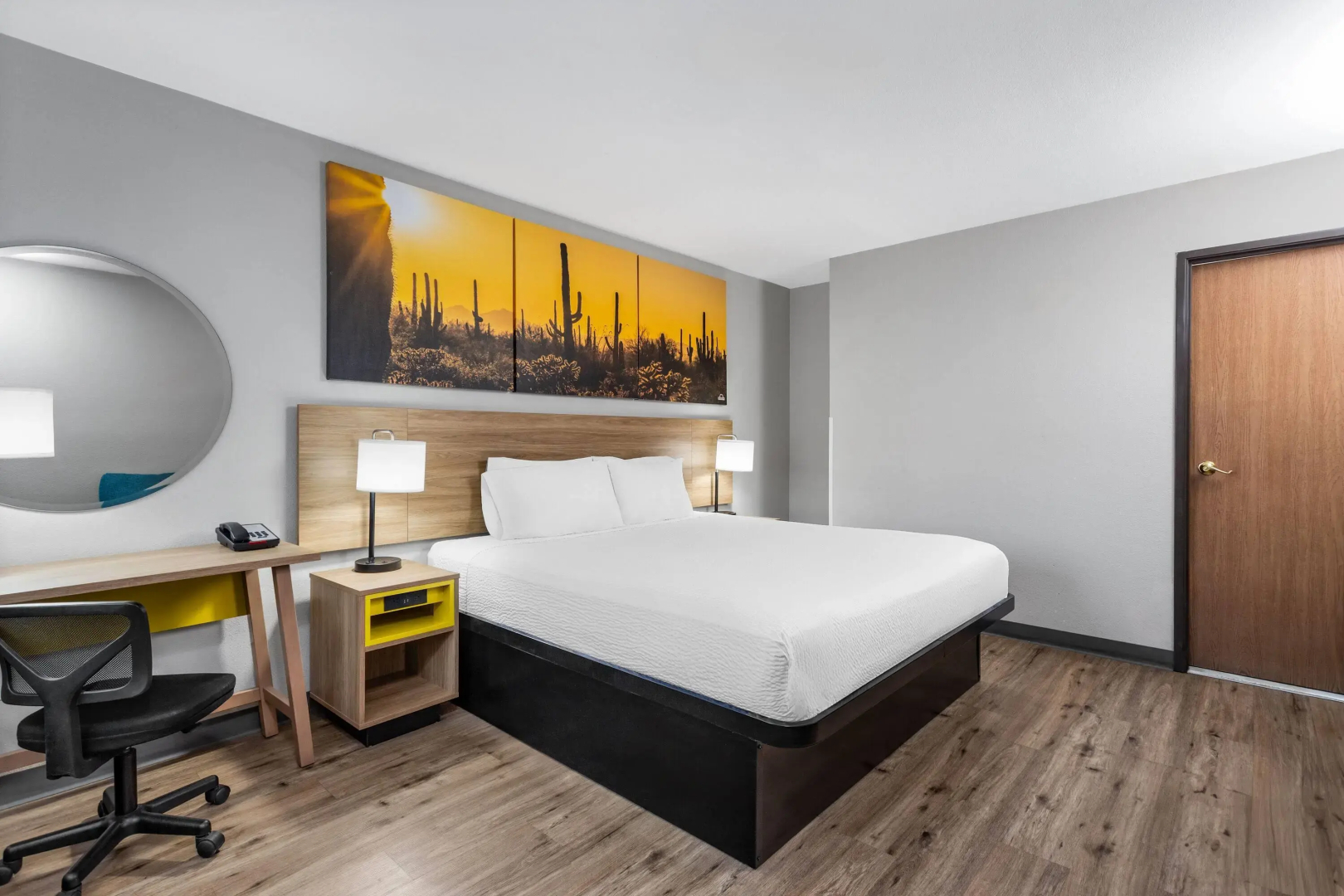Photo - Days Inn by Wyndham Phoenix West
