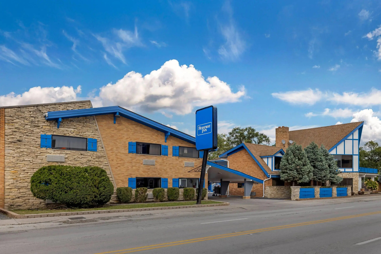 Photo - Rodeway Inn Lyons - La Grange