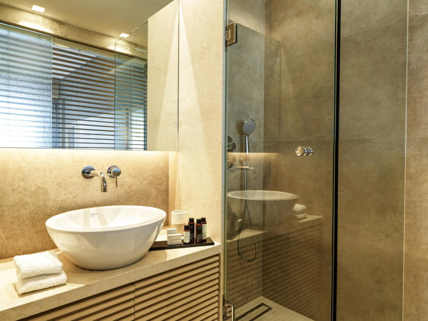 Photo - Sea View Cityscape Hotel