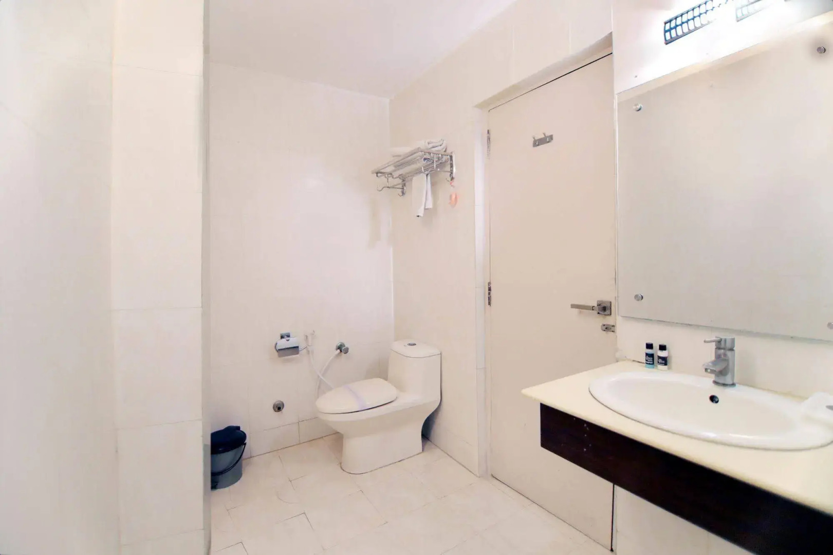 Photo - Taj Inn Hotel