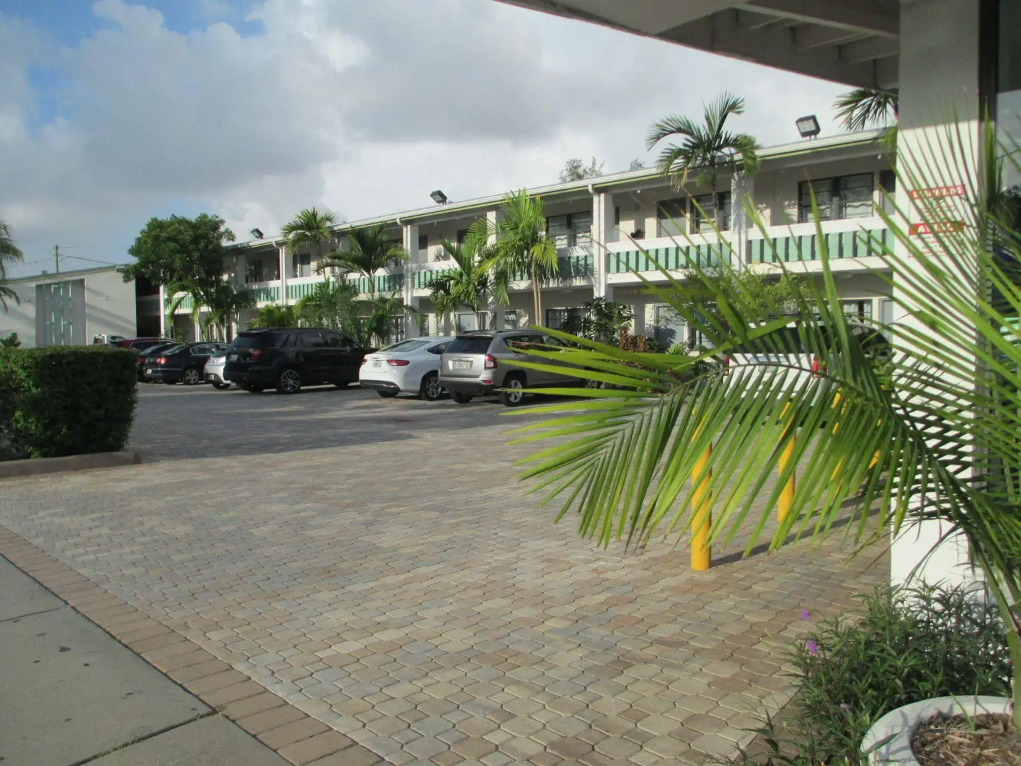 Photo - Shalimar Motel