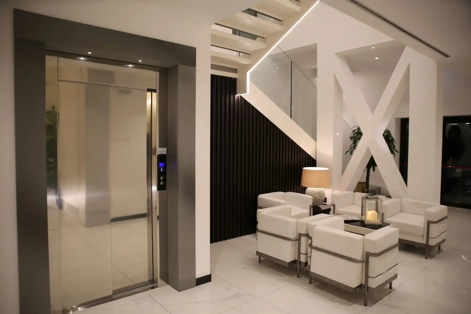 Photo - Monaco Suites Hotel