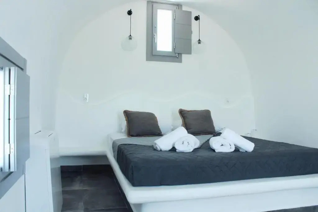 Photo - Aeron Suites