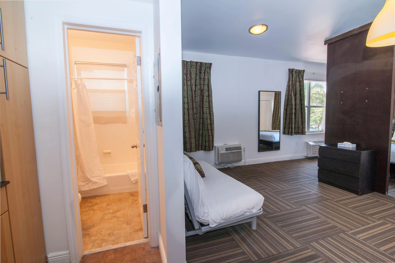 Photo - Ocean Reef Suites, South Beach