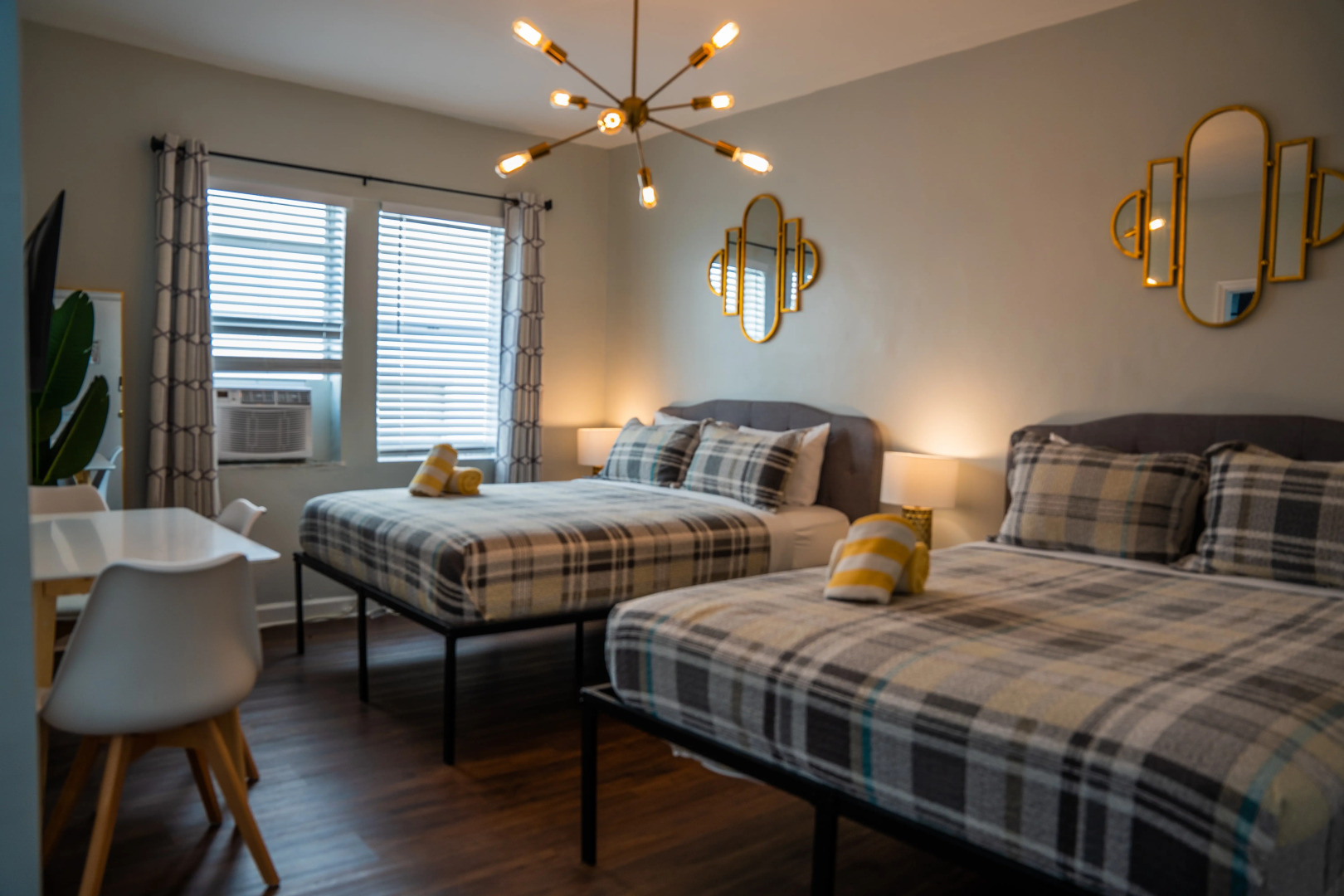 Photo - Nine20 Collins Apartments by Lowkl