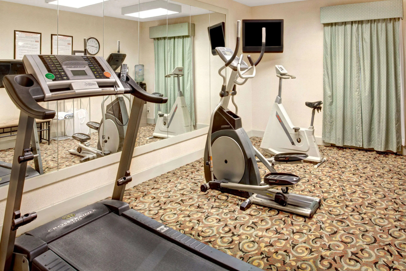 Foto - Ramada by Wyndham Tampa Westshore Airport South