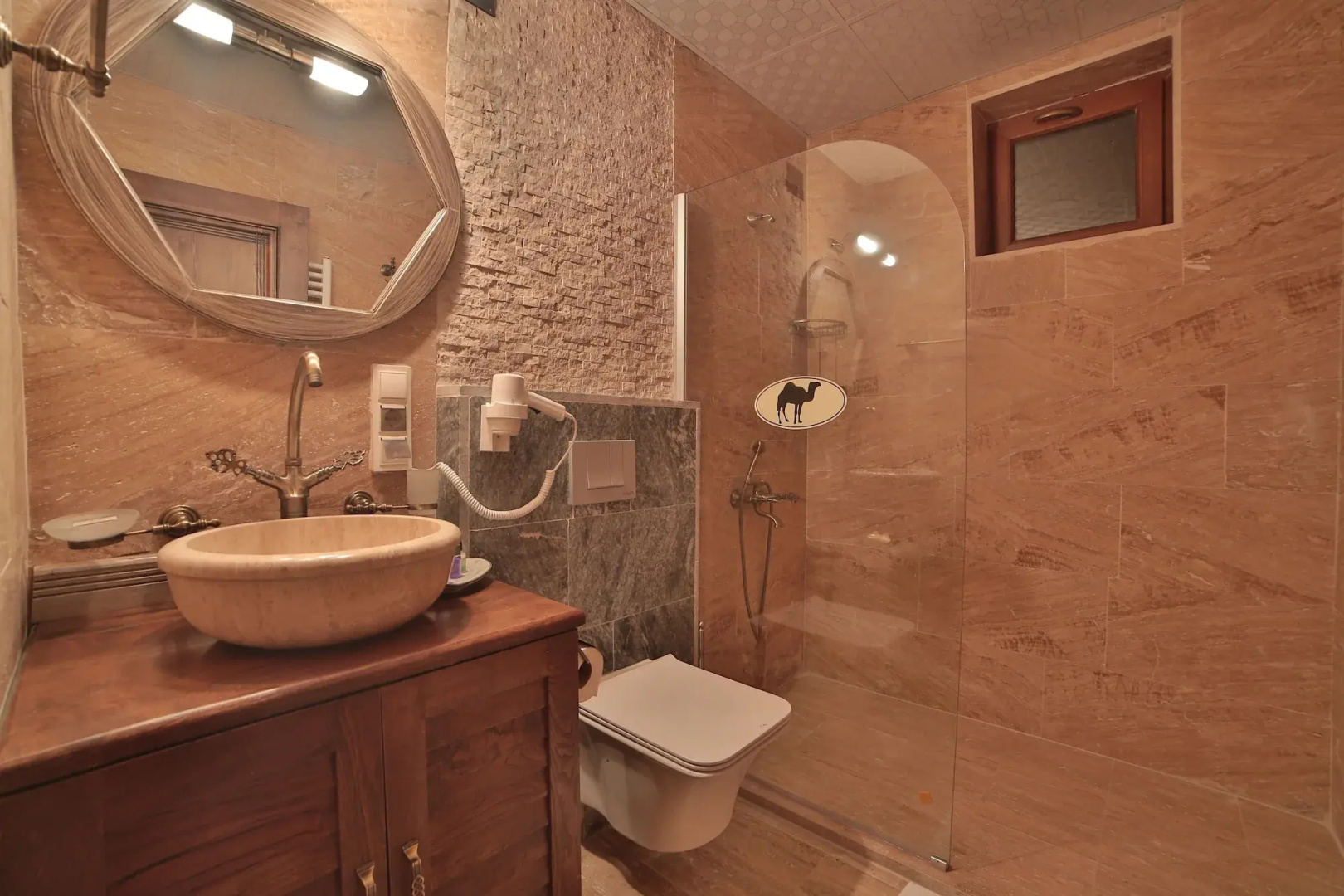 Foto - Caravanserai Inn Hotel