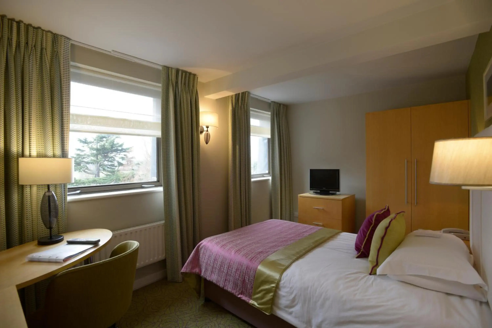 Photo - The Lensbury Resort