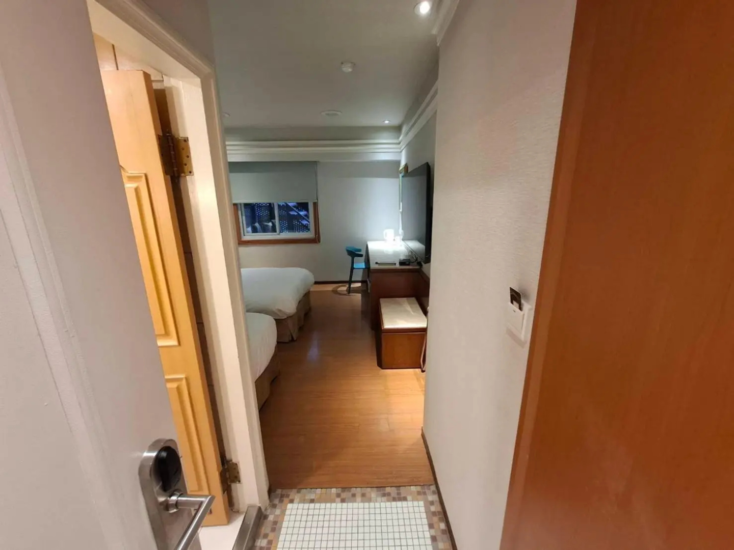Photo - Erin Hotel
