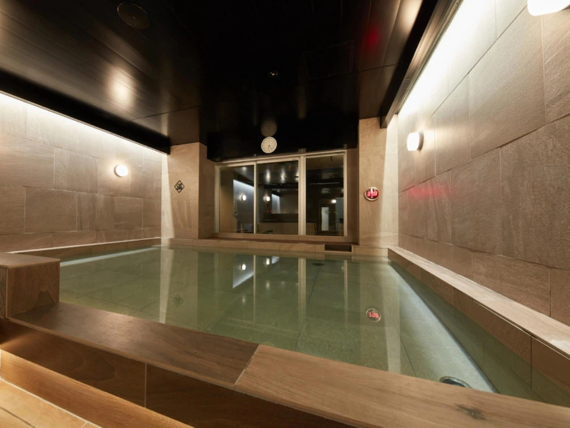 Foto - Rembrandt Cabin and Spa Shimbashi - Caters to Men
