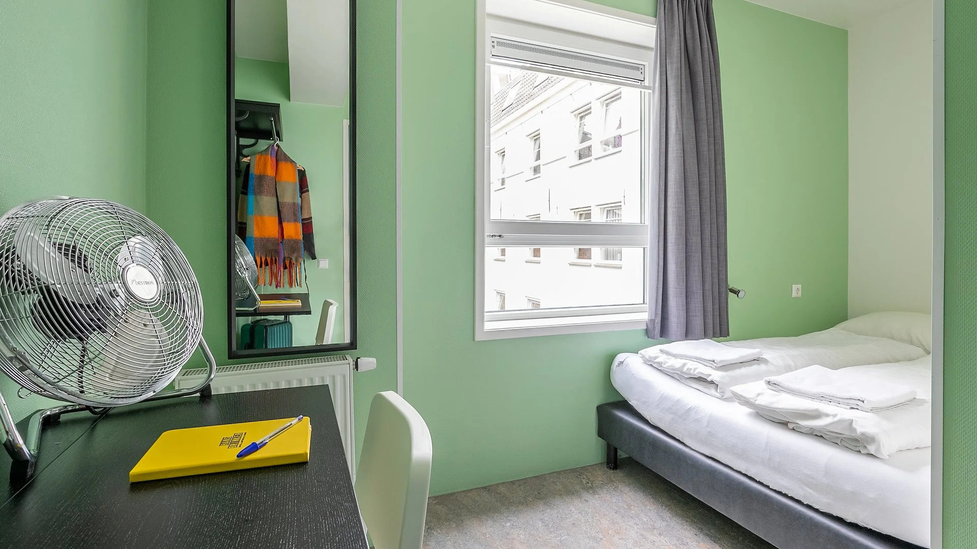 Photo - Hans Brinker Hostel