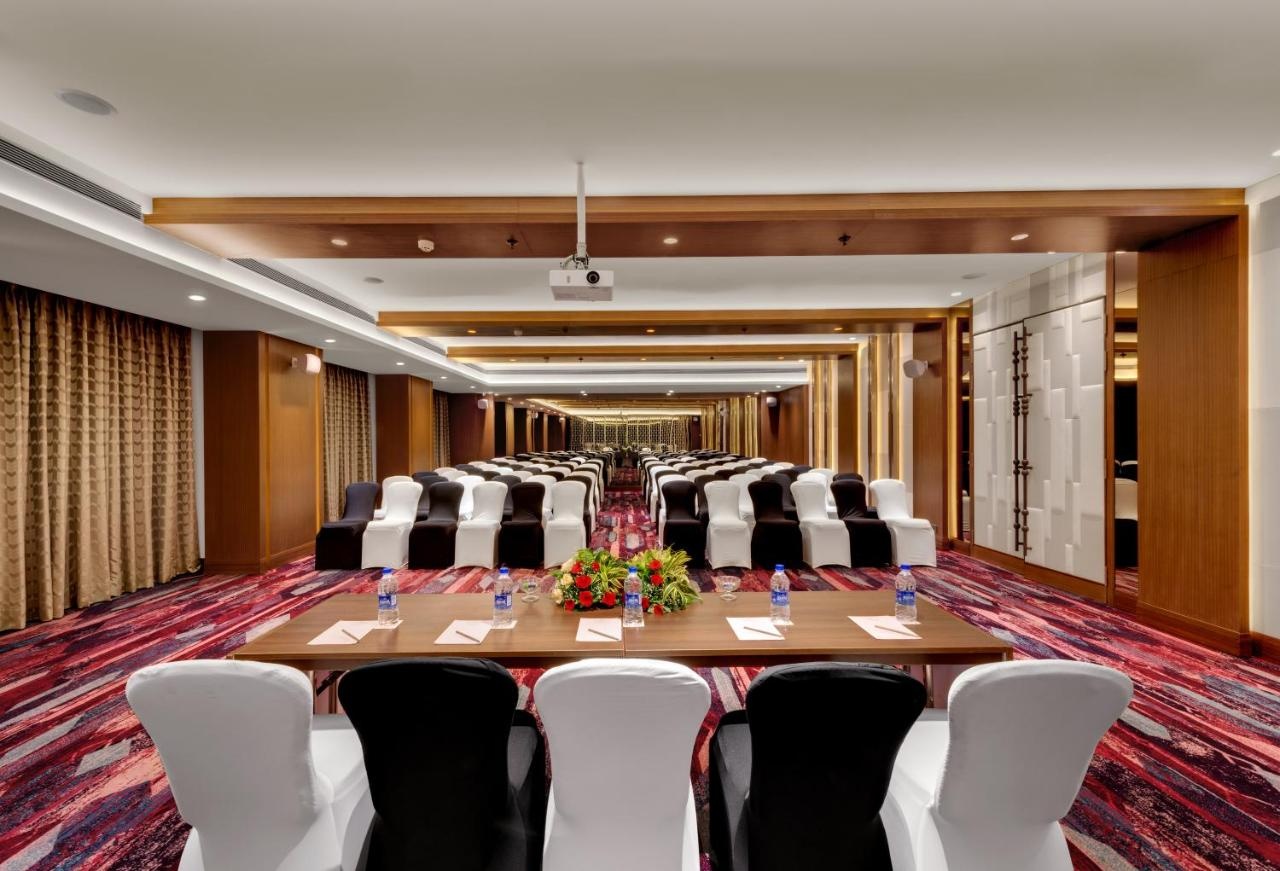 Photo - The Fern Mumbai, Goregaon, Series by Marriott