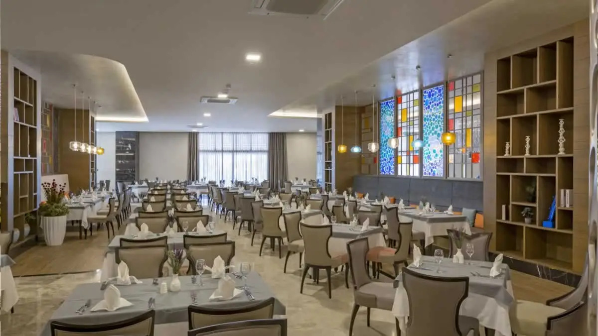 Photo - Royal Seginus