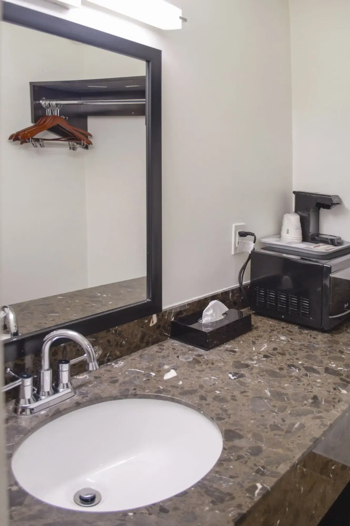 Foto - Travelodge by Wyndham Manhasset