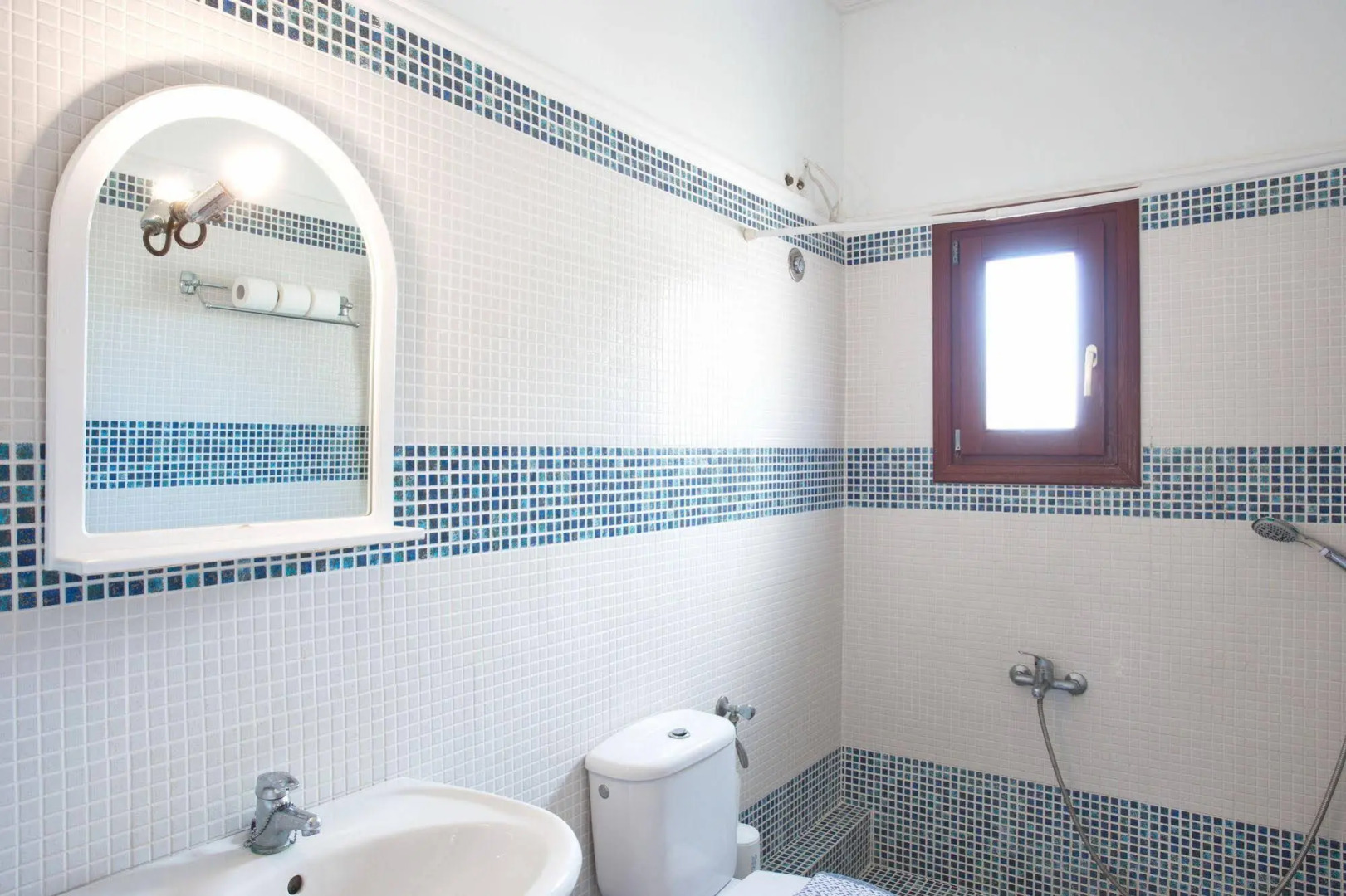 Foto - Birds Villa Apartments with Heated Pool - Including Car and Breakfast