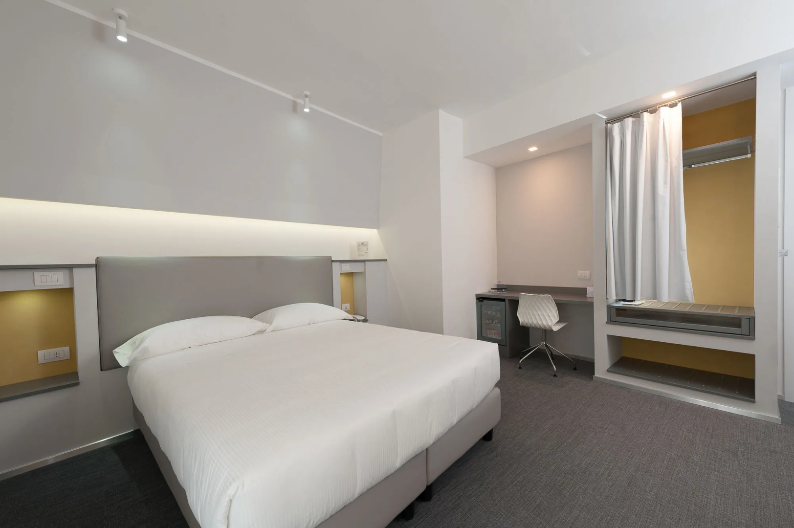 Photo - Hotel Executive Inn