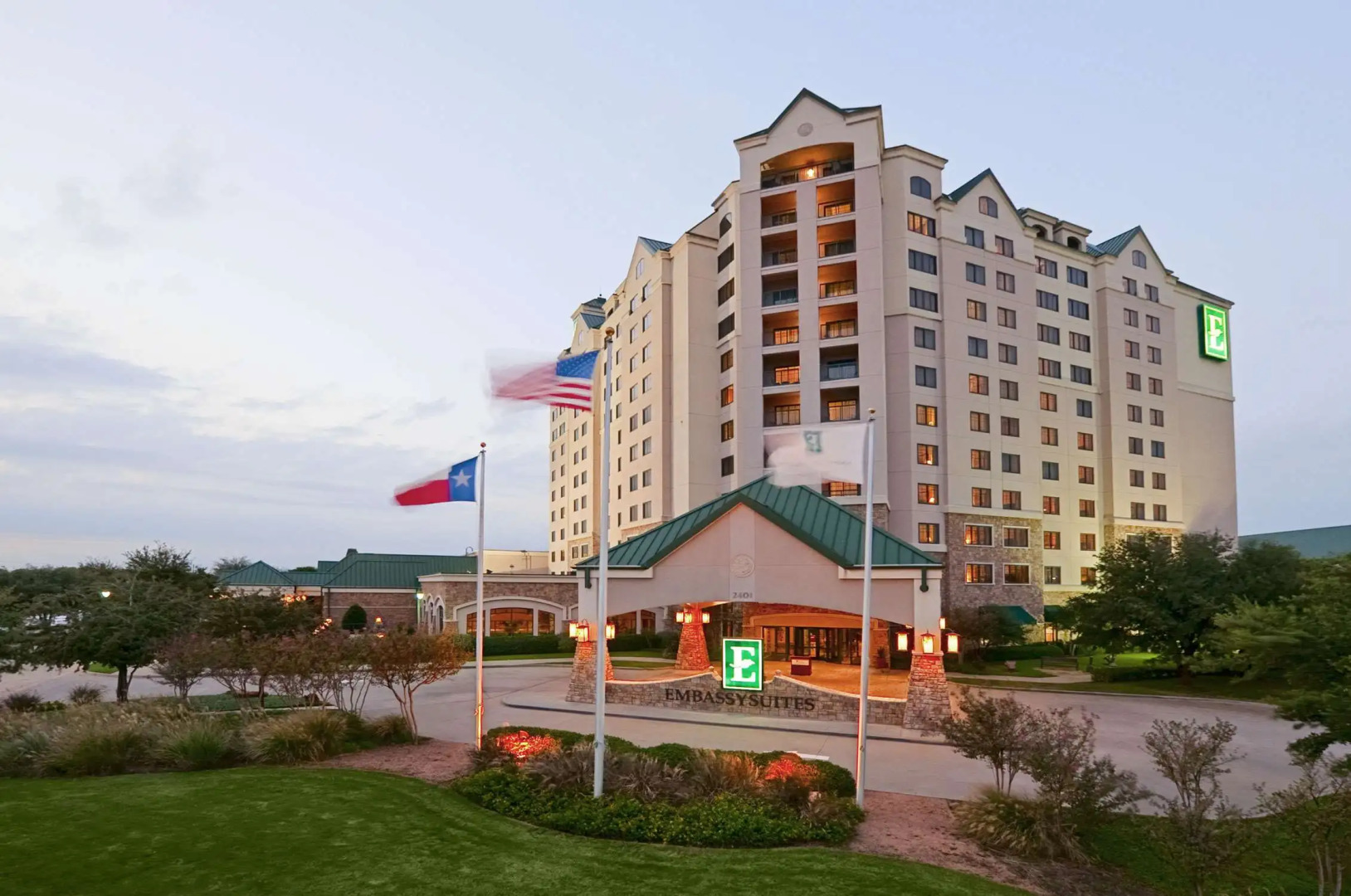 Photo - Embassy Suites Dallas - DFW Airport North