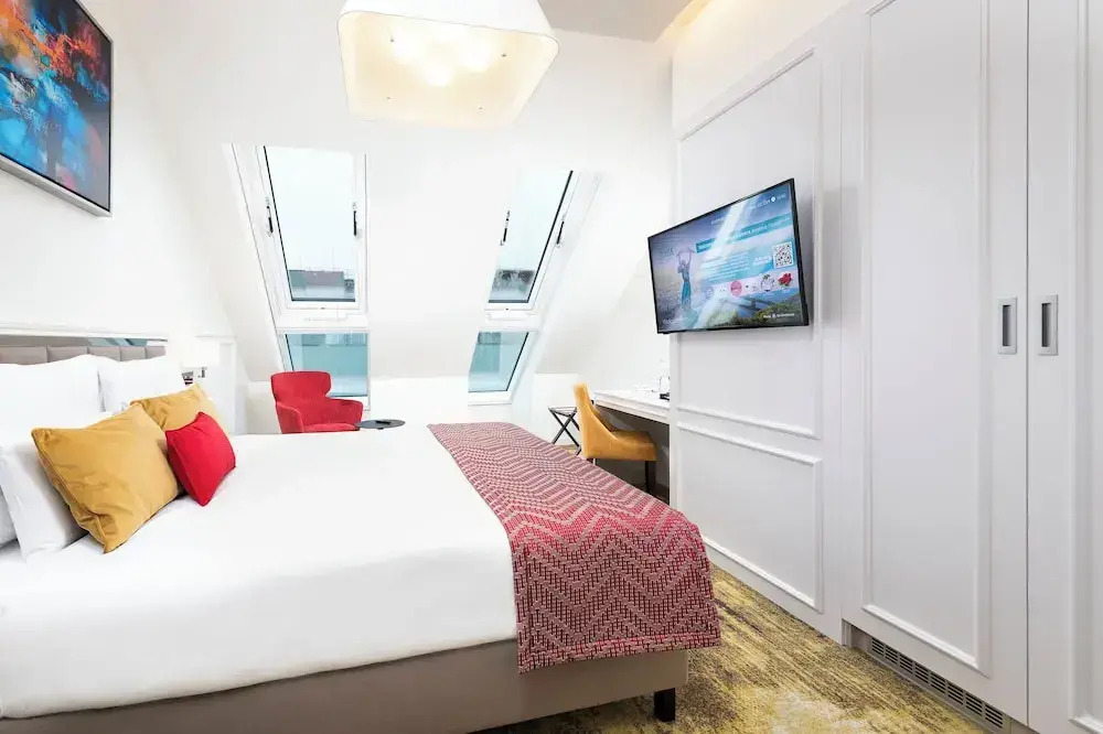 Photo - Three Corners Avenue Hotel