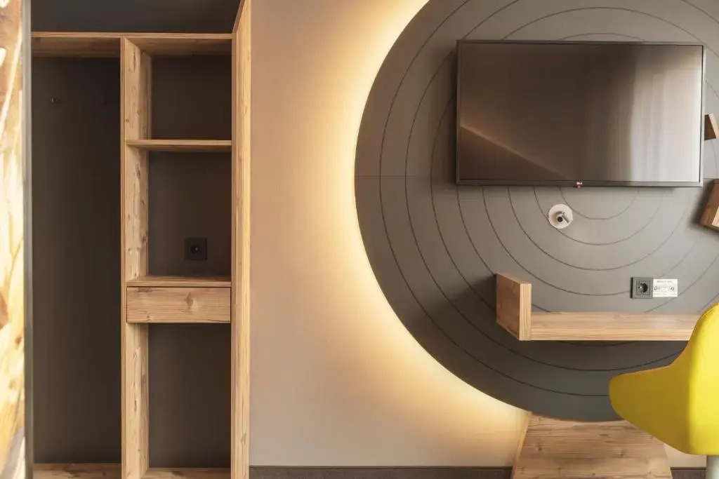 Photo - Holiday Inn - the niu, Mill Cologne Mülheim by IHG