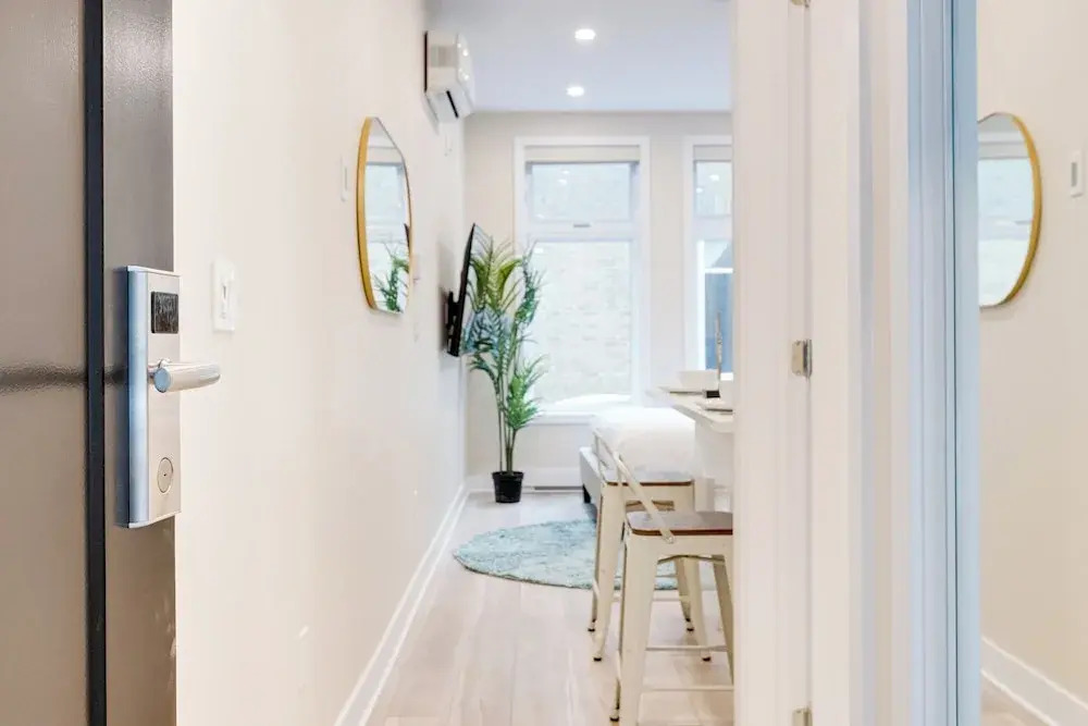 Photo - Mont Royal Suites - M11