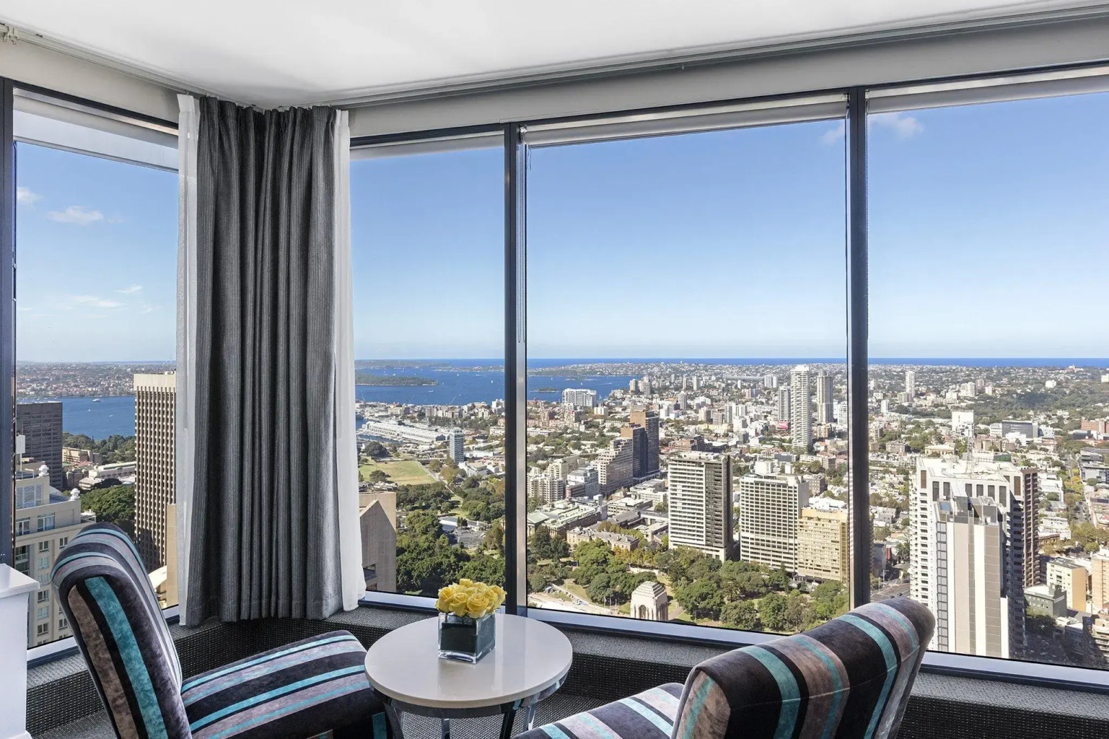Photo - Meriton Suites World Tower, Sydney