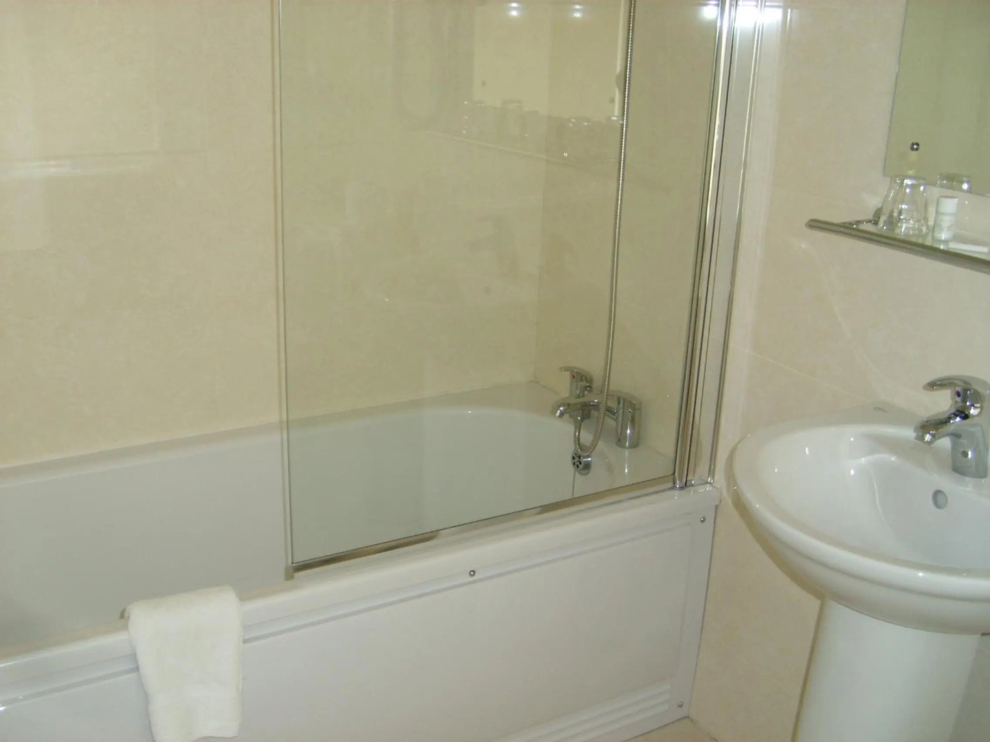 Photo - Phoenix Park Hotel