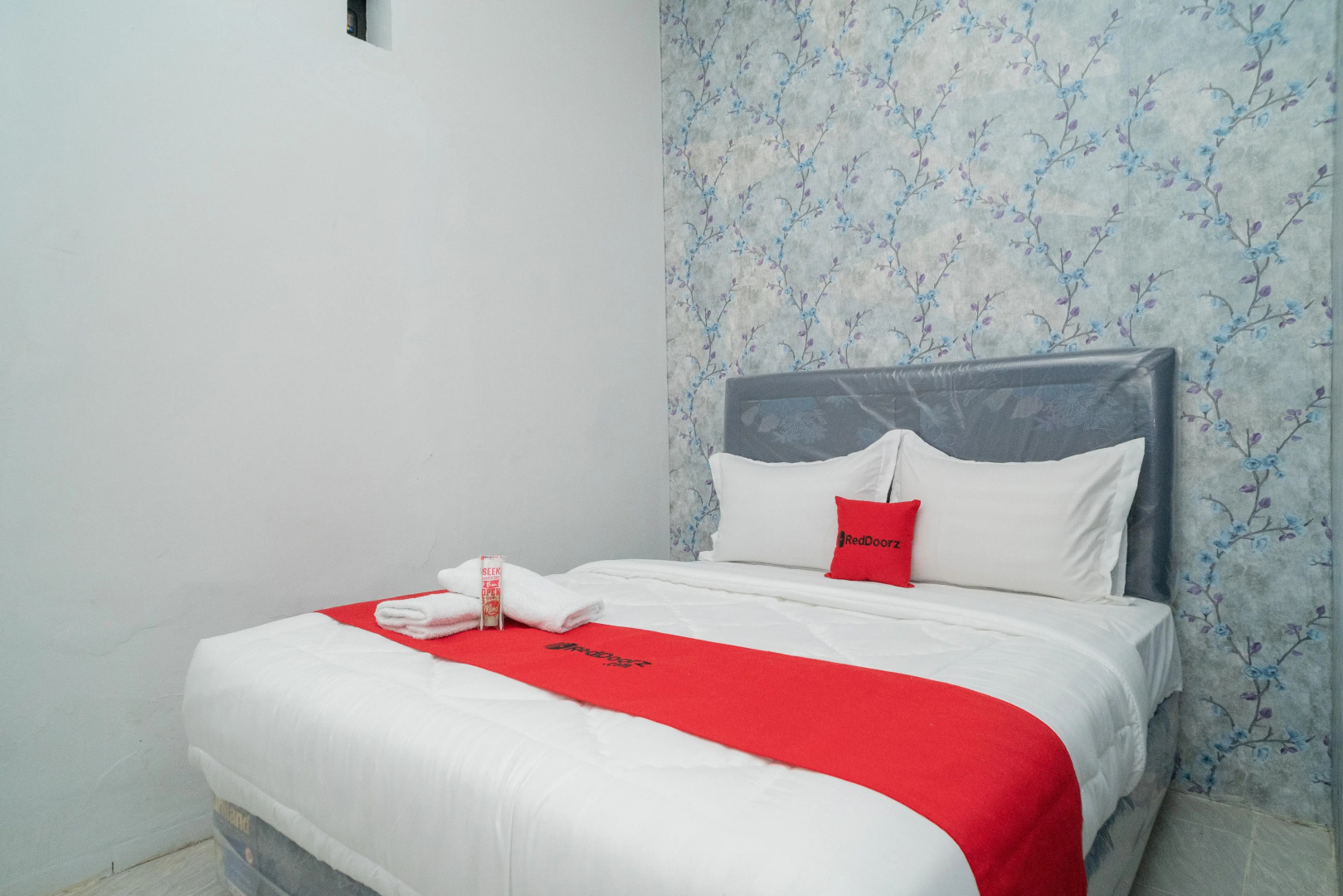 Foto - RedDoorz Plus near ITC Cempaka Mas 2