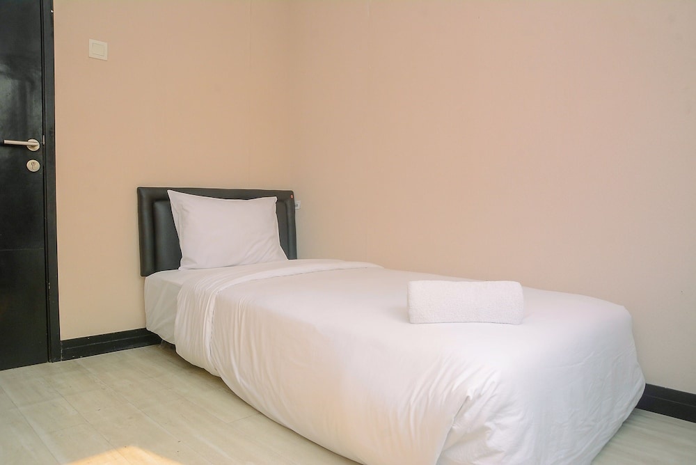 Homey and Relaxing 2BR The Wave Apartment